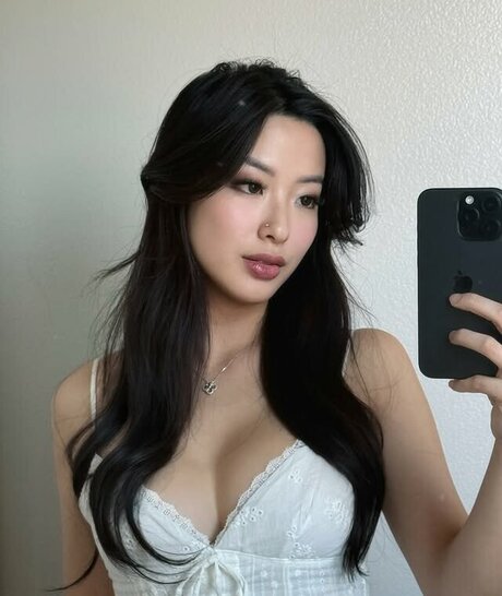 Winnie Chang pretty star img