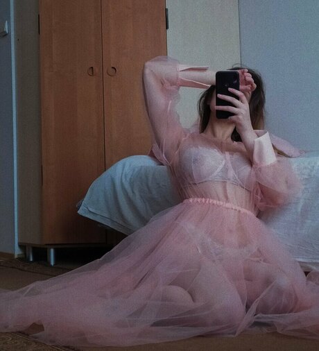 mini__pi g naked actress picture