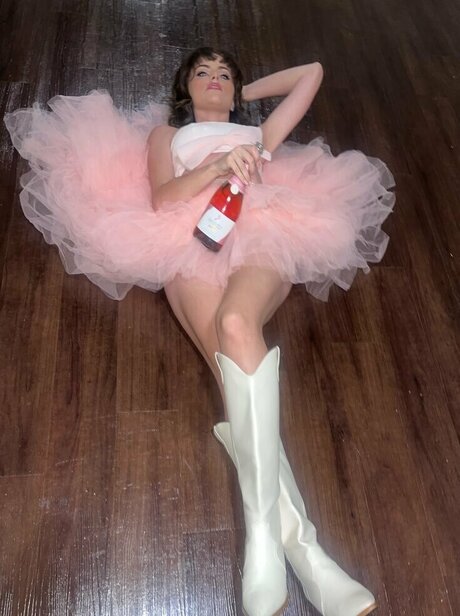 Felicia Thornsbury nice star images