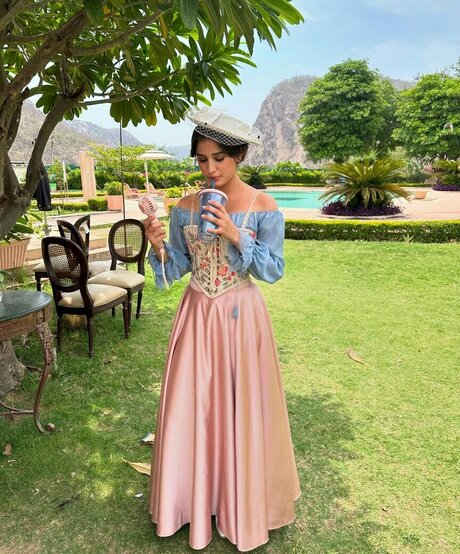 Rasha Thadani star nude picture