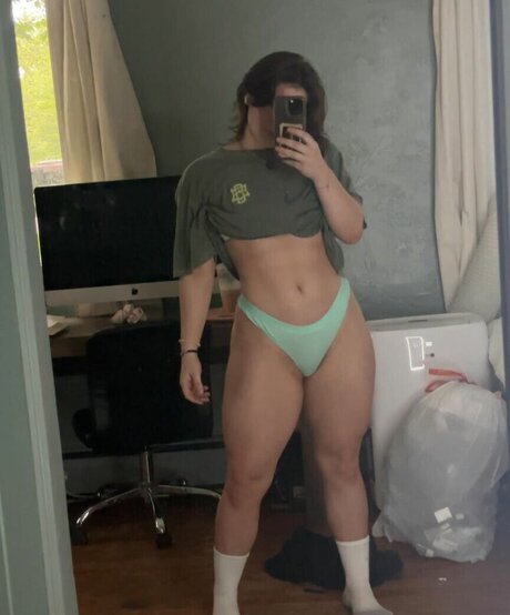chubby nude onlyfans pornographic picture