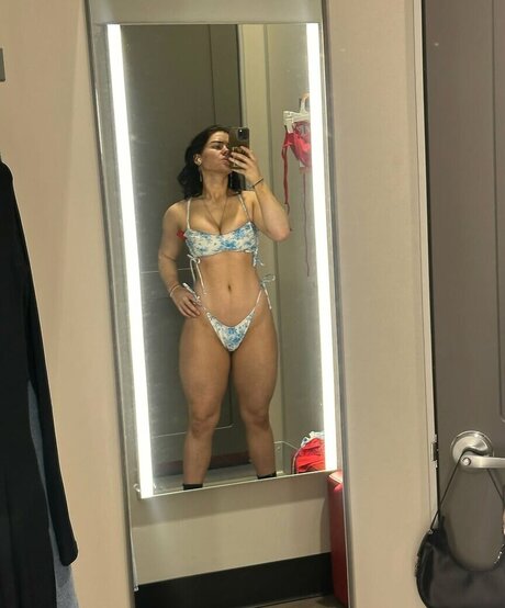 savliftss_ model pornographic pic