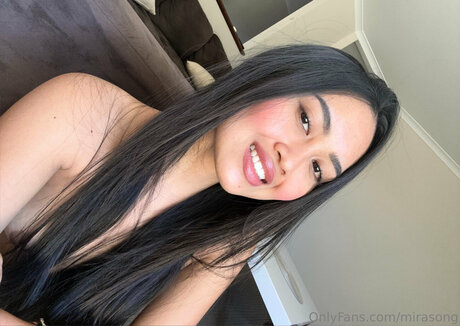 mirasong exclusive model image