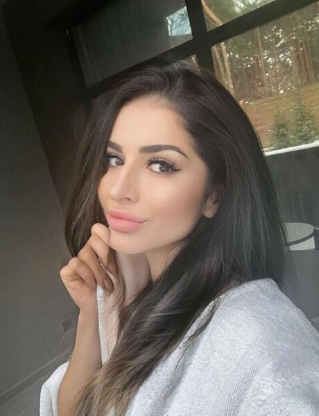 Caroline ASMR beautiful star archive