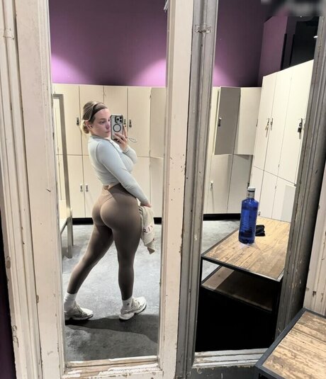 Dr Santi perfect model picture