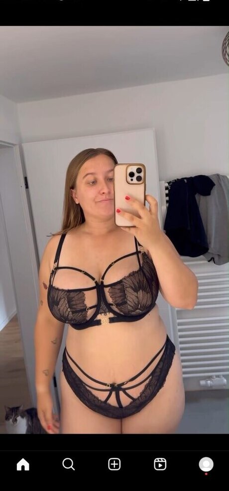 endlich zufrieden adult actress pics