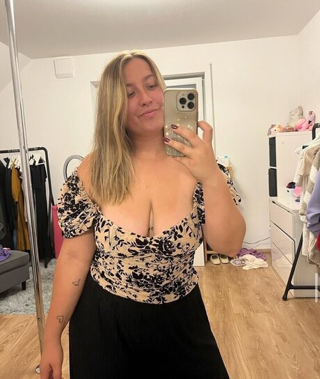 endlich zufrieden nudes model img