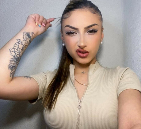 tropikalyy pornstar perfect pic