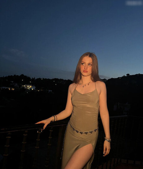 Yana Clare pretty actress pic