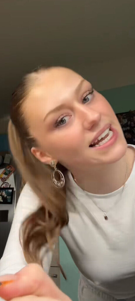 Yana Clare star pornographic photo