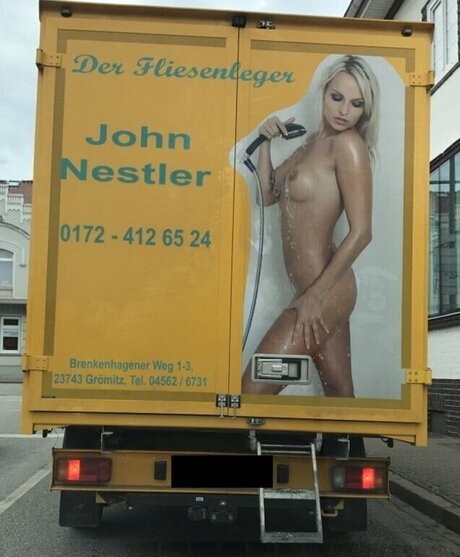 Werbungen naked actress photo