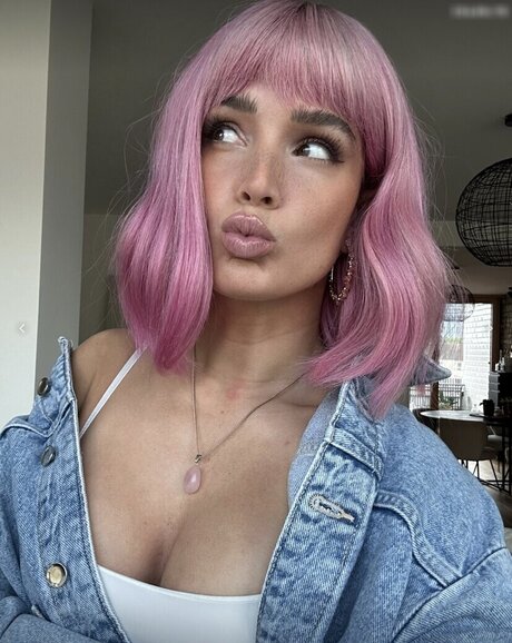 Julia R mmelt pornstar free img