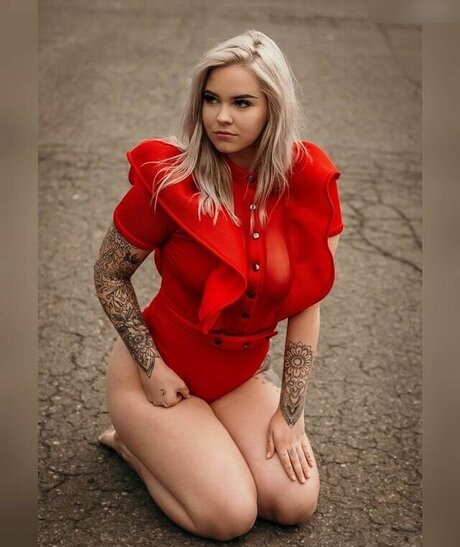 Tizeax model adult pics