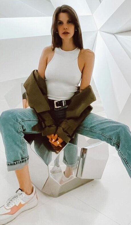 Simone Sevignani model pretty galleries