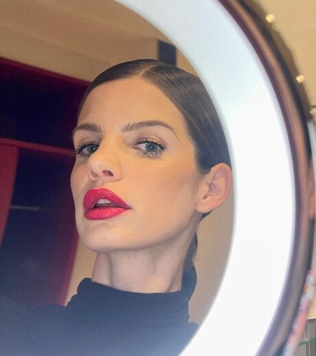 Simone Sevignani art actress gallery