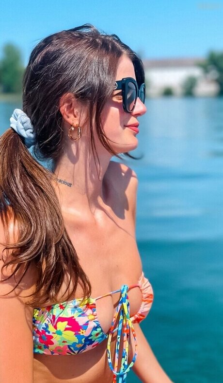 Simone Sevignani pornstar xxx archive