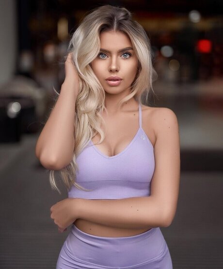 Kim Schiele model sex picture