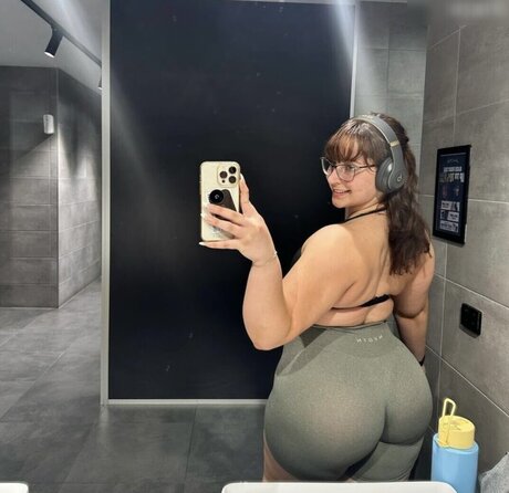 Anakakfit nice model img