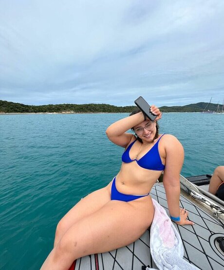 Anakakfit art actress picture