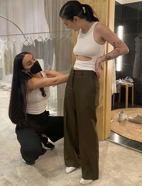 Japanese Breakfast model top galleries