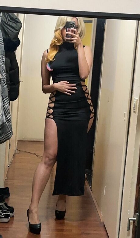 Brokuroos hot model img