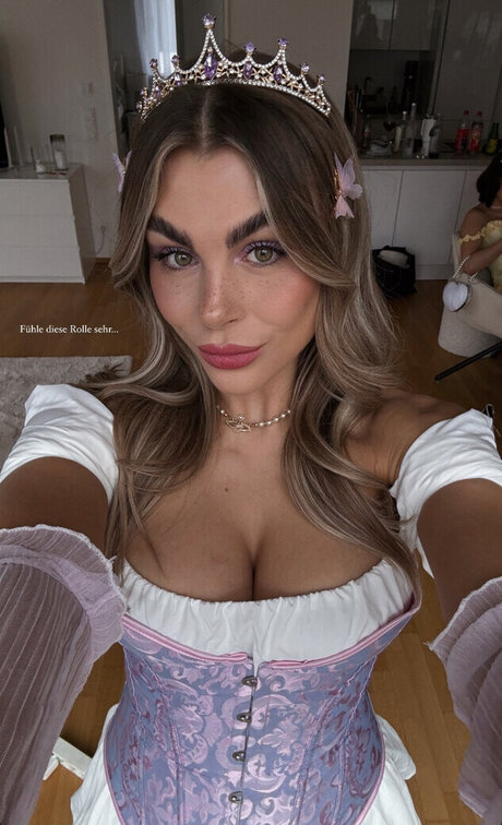 Lenaknk star art image