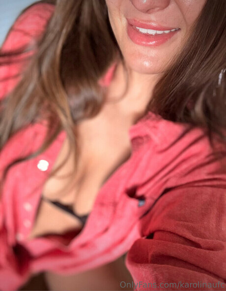 Karolina Kowalkiewicz nude model pictures