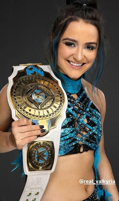 Lyra Valkyria free star galleries