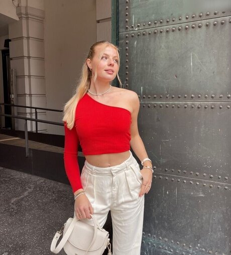 Vallixpauline high quality star pictures