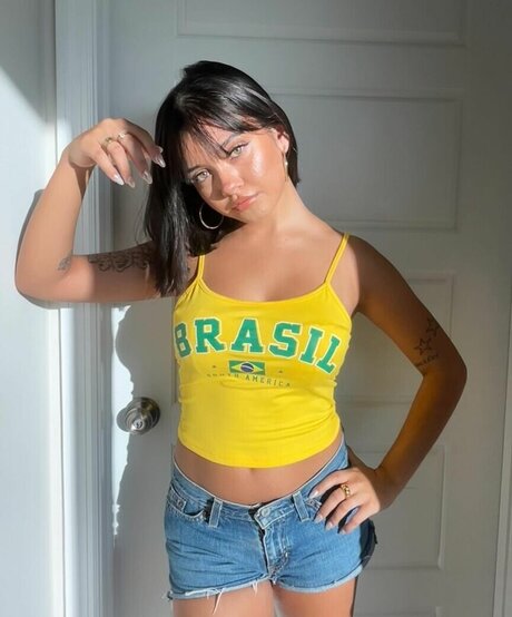 Sophie Michelle sexy actress pic