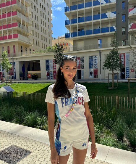 Sara Balzer sex pornstar pics