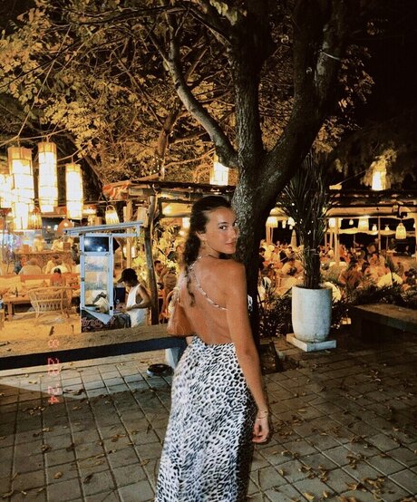 Sara Balzer model best archive