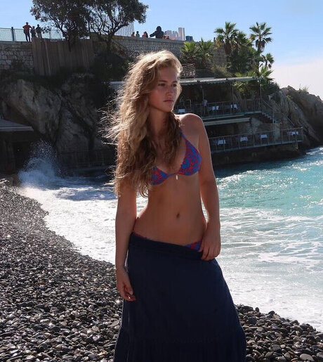 Zoe Kaeppele star nude galleries