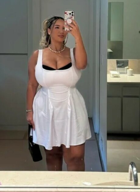 Katelyn Sade pornstar hd photos