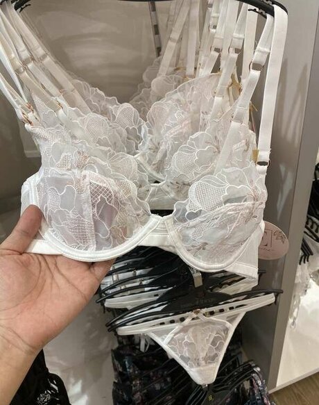 Emily Mai star top image