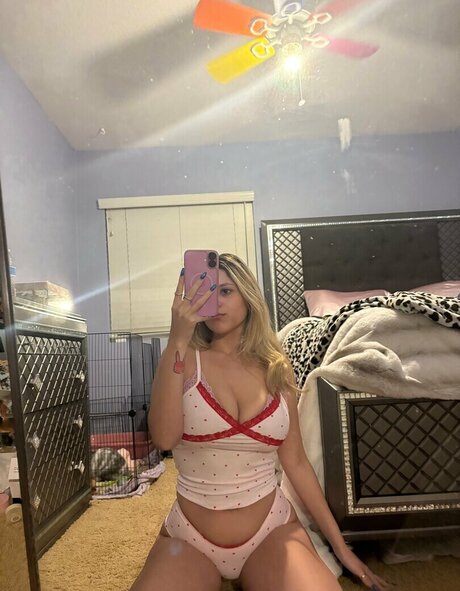 Applesaucy101 top model image