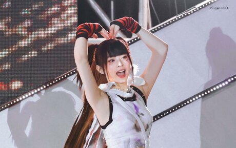 Haerin model beautiful pics