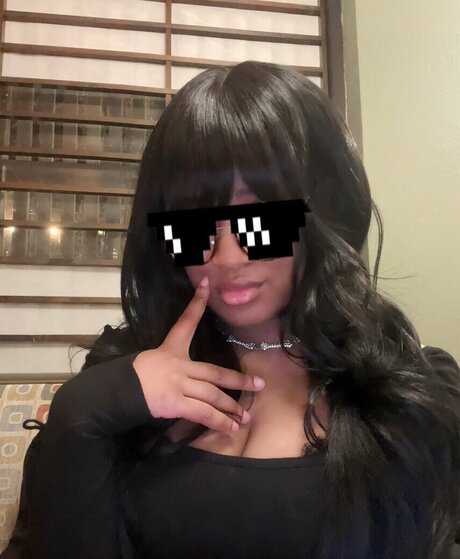 pokeltos xxx model pic