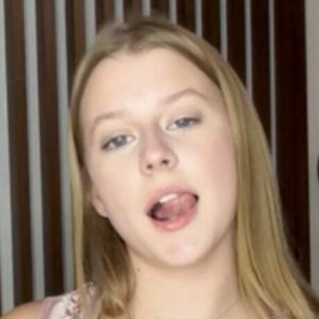 Hannah Becker model nice archive