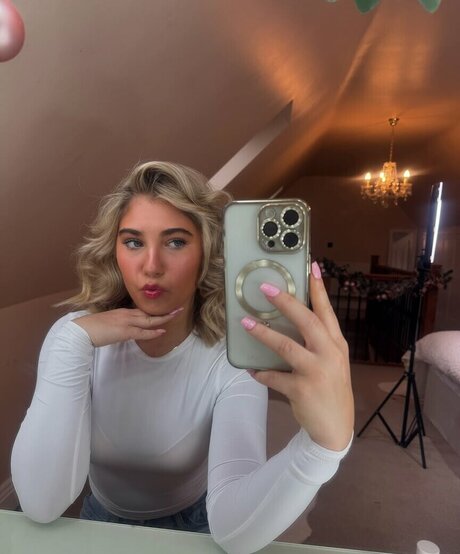 Rosie McClelland model hd images