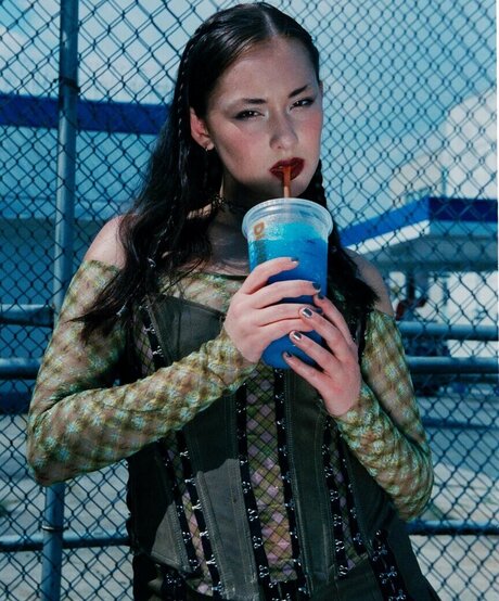 Lola Tung xxx actress pic