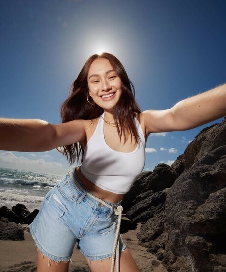 Lola Tung star perfect image