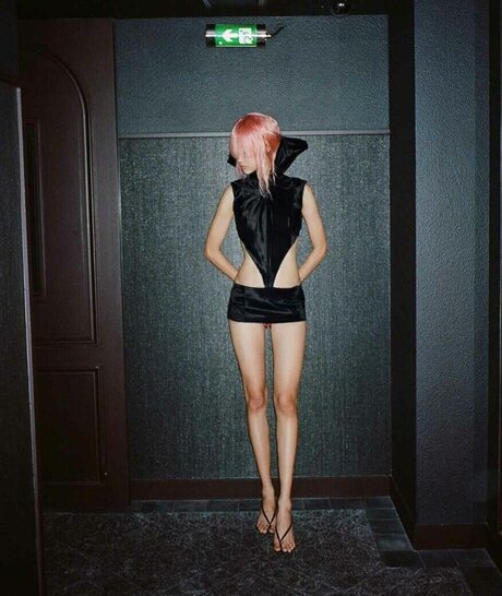 Mika Schneider model beautiful img