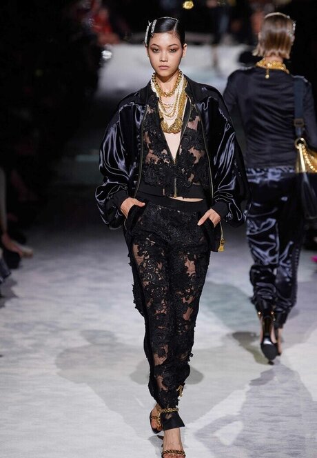 Mika Schneider free star pic