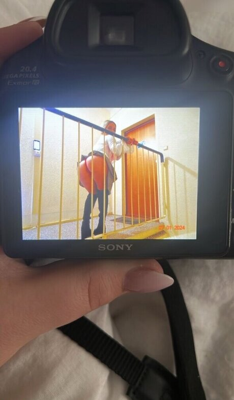 Lara Bttn pornstar beautiful archive