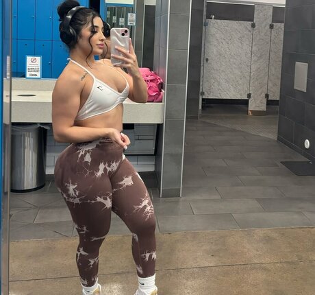 Karen Cantu model naked photo