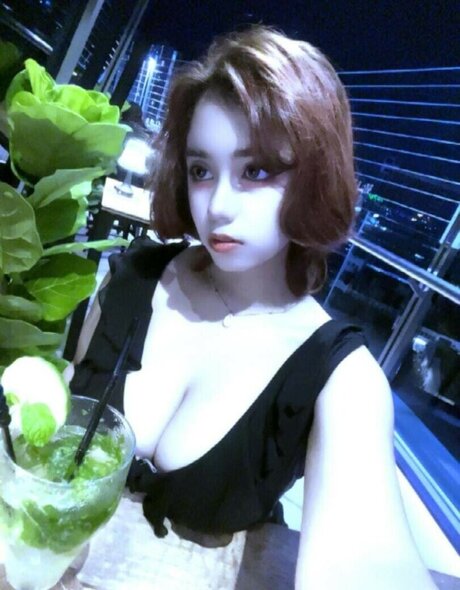 ElyanaSparks top pornstar images