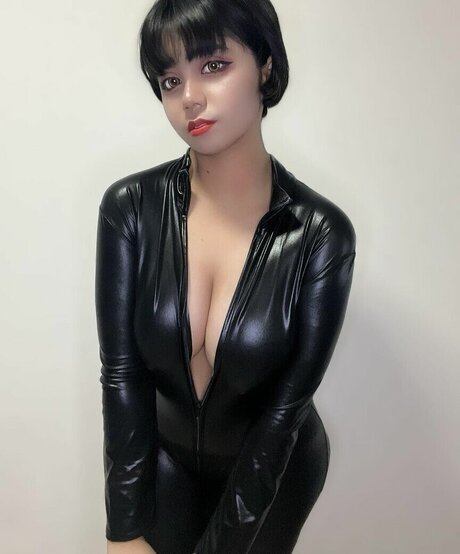 ElyanaSparks free pornstar galleries