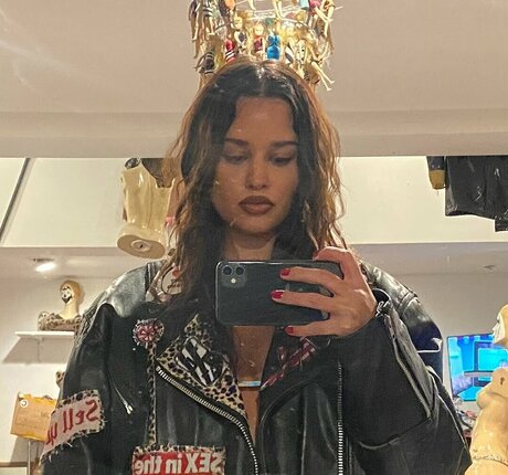 Tommy Genesis naked pornstar picture