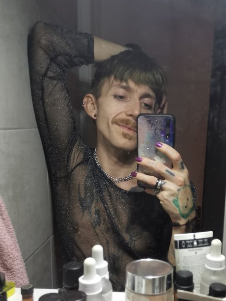 Odin Thams model adult pic